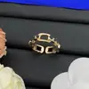 Anillo Europeo y Americano Transfronterizo Nuevo Estilo Lv 2025 con Logo y Diseño Floral Incrustado de Diamantes para Mujer, Acabado de Alta Gama, Fotos Reales, Anillos al por Mayor