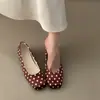 Primeiro Encontro com os Sapatos de Salto Escondido de Bolinhas Delicados e de Nicho Estilo Francês, Novos Sapatilhas de Cetim Estilo Fada 2026