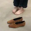 Sapatos de Moda Femininos Outono 2025 Mocasins Slip-On Plissados com Aumento de Altura Oculto, Bico Quadrado, Boca Profunda, Camurça Francesa