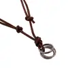 Collar de cuero estilo europeo y americano, collar corto de aleación para hombre con tres anillos redondos, collar vintage de piel de vaca de mineral grueso.