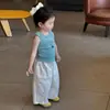 Conjunto de Niña 2026 Verano Nuevo Estilo Coreano Niña Pequeña Azul Estampado de Letras Camiseta sin Mangas Ribete de Encaje Pantalones Casuales
