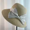 Chapéu de Bacia Estilo Hepburn com Bolinhas Onduladas Doce Retro com Laço Chapéu de Pescador Fashion Chapéu Grande Chapéu de Sol de Palha Feminino 2025
