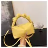 Bolsa transversal estilo dumpling da moda coreana para mulheres, bolsa de ombro nuvem requintada e estilosa para o verão de 2025, bolsa de mão de celebridade da internet