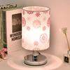 Lámpara de mesa pequeña nórdica simple y moderna, lámpara de noche para dormitorio, decoración creativa, luz nocturna de celebridad de Internet, luz para lactancia de bebé