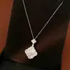 Collar de Trébol Flor Mariposa Perla de Zirconia, Cadena de Clavícula de Lujo Ligero de Nicho, Accesorio Elegante y Versátil