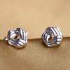 Aretes de Plata Temperamento Estilo Coreano Europeos y Americanos Aretes Rima Linda Joyería Pequeña Joyería de Plata Aretes Retorcidos Chapados en Platino