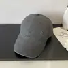 Gorra de Béisbol de Color Sólido con Parte Superior Suave para Mujer, Temporada Primavera/Verano 2026, Gorra de Visera Versátil de Moda con Pequeño Logo K, Casual Tendencia