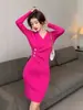Design Estilo Francês, Ajuste ao Corpo, Saia Elegante que Molda o Quadril, Novo Estilo Outono e Inverno 2026, Cintura Marcada, Vestido de Tricô Emagrecedor para Mulheres