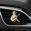 Silla mecedora de dibujos animados creativa, gatito con guitarra, cachorro, colgante plano acrílico transfronterizo para interior de coche, clip para ventilación de aire del coche
