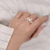 Anillo Dulce de Pétalos Florales para Mujer, Moderno y Único, Versátil y Elegante, Anillo Abierto de Lujo Ligero de Alta Gama, Anillo de Dedo Índice de Nicho