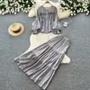 Conjunto de cárdigan y falda de estilo francés con ajuste suave en la cintura para mujer, atuendo de dos piezas slim-fit para otoño, camisa versátil de manga larga para mujer