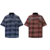 Camisa Bordada com Flores Xadrez Retrô e Letras com Contas de Manga Curta para Homens, Nova Blusa Casual Solta Estilo Americano para Primavera e Verão