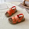 Sandalias Birkenstock para Niños 2026 Verano Nuevas para Niñas Suela Suave Punta Abierta Zapatos de Playa para Niños Transpirables Versátiles Sandalias Pantuflas