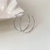 Pendientes de aro grandes lisos con purpurina fina plateada minimalista para mujer, nuevo modelo popular 2026, pendientes de aro únicos de alta gama
