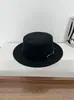 Hebilla Moda Estilo Británico Lana Gorra Plana Mujeres Invierno Elegante Versátil Sombrero Jazz Retro Moderno
