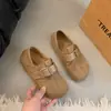 Sapatos Birkenstock de uso duplo com cobertura total para mulheres, modelo outono 2026, com sola grossa, que aumentam a altura, com fivela, de calçar, sapatos versáteis para mulheres