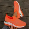 Sapatos casuais femininos de salto plataforma para comércio exterior transfronteiriço plus size, novo modelo primavera/verão 2026, sapatos casuais de malha fly com bico redondo e adornos de diamante