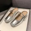CM Primavera Verano Mocasines de una pieza para la cabeza Zapatillas para mujer Ropa exterior Zapatos individuales Temperamento Pequeña Plata 5 Nuevo estilo Tacón oculto 2026