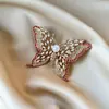 Broche Borboleta de Vidro de Luxo de Alto Padrão Transfronteiriço, Cristal Retro Incrustado com Diamantes, Elegante e Estiloso Broche para Blazer de Terno para Mulheres