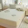2026 Nuevo Modelo Sábana Bajera de Gasa Gruesa de Tres Capas Cubierta de Cama Protector de Colchón de Envoltura Completa Sábana Bajera para Cama Matrimonial Juego de Tres Piezas
