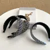 Diadema de Tela a Cuadros Azules Estilo Coreano para Mujer Fresca Combinable Blanco Parte Superior de la Cabeza Alta Craneal Temperamento Tarjeta para el Cabello Presionado