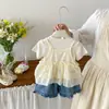 Conjunto de Duas Peças Casual Bebê Dianxi Listrado com Laço e Suspensório Shorts Jeans de Verão com Babado