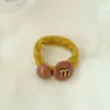Gomas para el pelo de bola con letras estilo coreano para mujer, Cuerdas para moño de pelo de alta gama, Nuevas gomas para el pelo de colores caramelo 2025 al por mayor