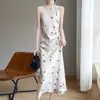 Vestido Elegante de Cetim Sedoso com Alças Finas para Afinar a Silhueta para Mulheres, Novo Vestido Longo Estampado Fashion de Verão Acima do Joelho