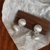 Pendientes de botón con forma de aguja de plata de ley 925 con diseño de nicho para mujer, minimalistas, con bola de cristal cepillado y esmerilado, joyería para las orejas