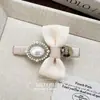 Pinza para el cabello de alta gama con forma de corazón de pedrería, pinza de pico de pato, lujoso accesorio para el cabello de perlas y pedrería para mujer