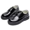 Zapatos de cuero para niños directo de fábrica, suela suave, estilo británico, para estudiantes de primaria, negros, zapatos de vestir para niños, zapatos blancos de actuación, zapatos