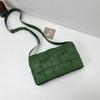 2023 Nuevo Bolso Tejido a Mano para Mujer Bolso de Hombro Plisado Bandolera Bolso Cuadrado Pequeño de Alta Gama Versátil Bolso para Mujer al por Mayor