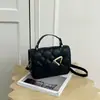 2026 Bolso de Hombro Nuevo de Moda Tendencia Cruzado para Mujer Otoño Diseño de Nicho Alta Apariencia Bolso Cuadrado Pequeño para Mujer