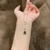 Colar de Jadaíta Verde Integral em Forma de Cabaça com Anéis Entrelaçados, Toque de Luxo, Estilo Nicho, Fecho Versátil