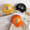 Lindo sombrero de malla transpirable para niños con dibujos animados de letras y dinosaurios, gorra con visera casual para viajes de verano para bebés