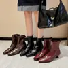 Botas Femininas de Inverno 2026 Estilo Coreano, Salto Bloco Médio, Bico Quadrado Delicado, Elásticas Aderentes à Perna, Salto Baixo Temperamento, Para o Trabalho, Emagrecimento