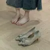 Versátiles Zapatos Bajos de Dama 2025 Otoño Nuevo Estilo Hada Dulce Lazo Punta Afilada Lado Hueco Tacones Altos para Mujer