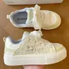 Tênis Branco com Sola Grossa para Mulheres, Novo Estilo Primavera e Outono 2026, Sapatos Casuais Versáteis para Estudantes, Respiráveis e Confortáveis