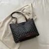 Bolsa Personalizada de Bolinhas Feminina Outono 2026 Nova Bolsa Tote Retrô Francês Bolsa de Ombro de Axila Bolsa de Mão Fashion