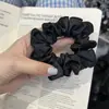 Transmissão ao Vivo de Máscara Preta de Nova Estampa com Borda Preta Scrunchie de Cetim de Alta Qualidade Prendedor de Cabelo Estilo Socialite Acessório de Cabelo