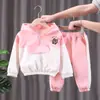 Ropa para niños para niños y niñas traje de primavera y otoño ropa deportiva informal para niños dos piezas de seda de leche ropa para niños una generación de pelo