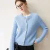 Otoño 2026 Nuevo Llegada Estilo Old Money Cuello Medio Alto Botones Pulóver de Punto Jacquard Trenzado para Mujer Capa Base de Punto