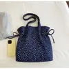 Bolsa de Lona com Bolinhas Estilo Coreano para Mulheres Bolsa de Ombro Único Transversal Bolsa de Dumpling em Forma de Meia-Lua Toque de Luxo Bolsa Pequena Fresca para o Início da Primavera