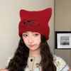 Nuevo gorro de punto bordado con orejas de gato lindo 2026 para mujer, cálido para otoño e invierno, versátil y favorecedor, con protección para las orejas