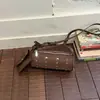 Design de Nicho Rebite Personalidade Bolsa Pequena de Mão 2026 Início do Outono Nova Moda Estilo Coreano Retrô Almofada Bolsa Transversal