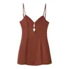 Atacado de roupas femininas transfronteiriço 2026 nova moda elegante sem mangas alças design decote V decote vazado costas nuas vestido