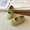 Sapatos de Couro Pequenos com Velcro para Meninas Fofas Dopamine Primavera e Outono 2026 Novos Sapatilhas de Princesa para Bebês com Solado Macio