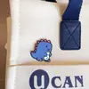 Broche de Dinosaurio Dibujo Animado Lindo Tyrannosaurus Pterodactyl Triceratops Insignia de Metal Regalo para Estudiantes Decoraciones para Bolsos de Hombre y Mujer