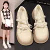 Sapatos de Couro para Meninas 2026 Primavera e Outono Estilo Ballet Sapatos de Treino Alemães Novos Tênis Planos Confortáveis com Solado Macio Birkenstock Mary Jane