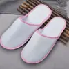 Pantuflas Gruesas Personalizadas al por Mayor para Hoteles de Lujo, Casas de Huéspedes, Salones de Belleza, Hospitalidad Doméstica Desechable, Engrosadas para Uso en Hotel